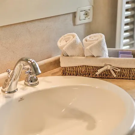 Ca Dei Greci Canal View