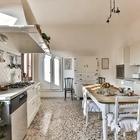 Ca Dei Greci Canal View Апартаменты Венеция